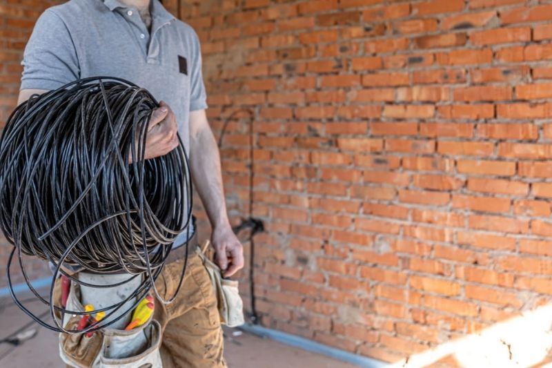 Problemas decorrentes de danos elétricos vêm crescendo no Brasil e chama atenção para a importância do Seguro